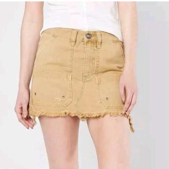 FREE PEOPLE Cargo Khaki Mini Skirt Raw Hem Pockets Boho Festival Sz 26 - Picture 1 of 8